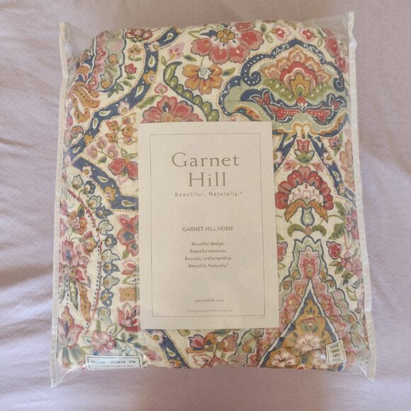 Garnet Hill Kaleidoscope Dream Quilt 100% Cotton Twin Blanket & Sham Set - Picture 6 of 7